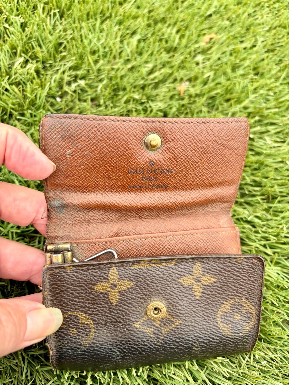Louis Vuitton Monogram KeyCase France Datecode Authentic - Picture 4 of 12